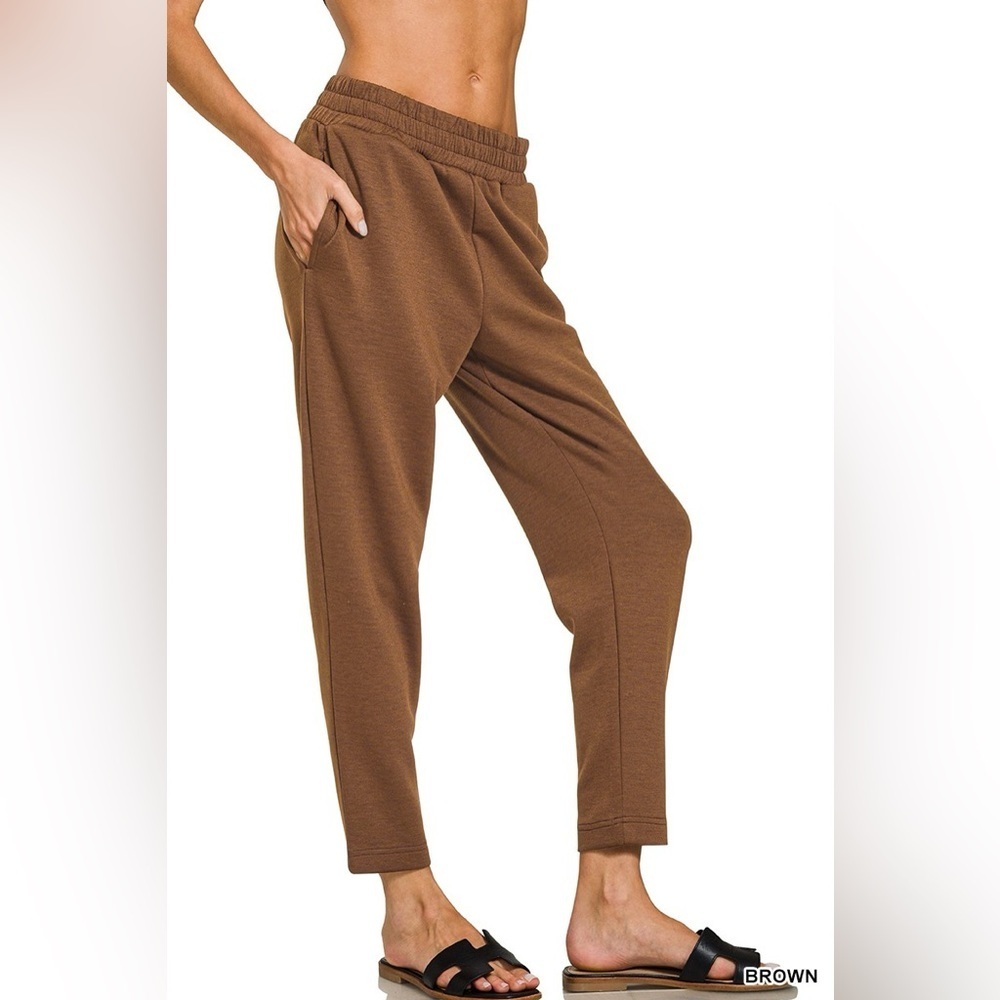 Zenana Scuba Capri Sweatpants with Pocket - Picture 2 of 3